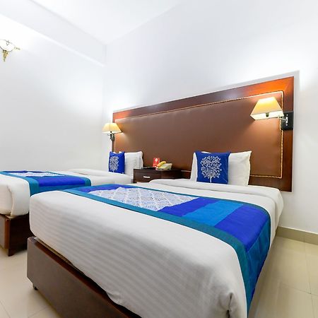 Oyo 7188 Ajantha Regency Otel Kochi Dış mekan fotoğraf