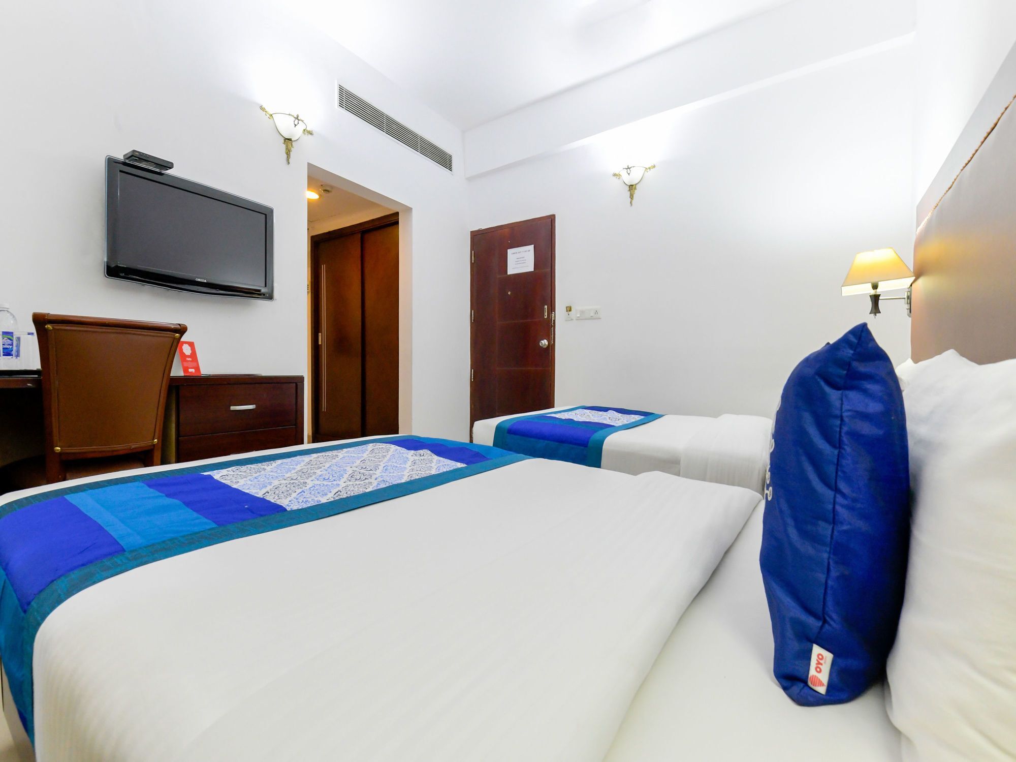 Oyo 7188 Ajantha Regency Otel Kochi Dış mekan fotoğraf